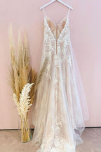 Stunning A-Line Tulle Wedding Dress with Spaghetti Straps and Lace Appliques BM bride