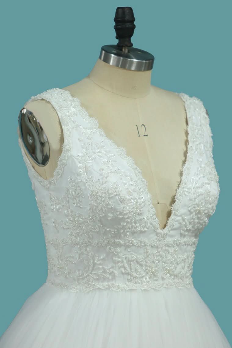 Deep V-neck A-Line Backless Wedding Dress Floor-length With Appliques Lace Tulle BM bride