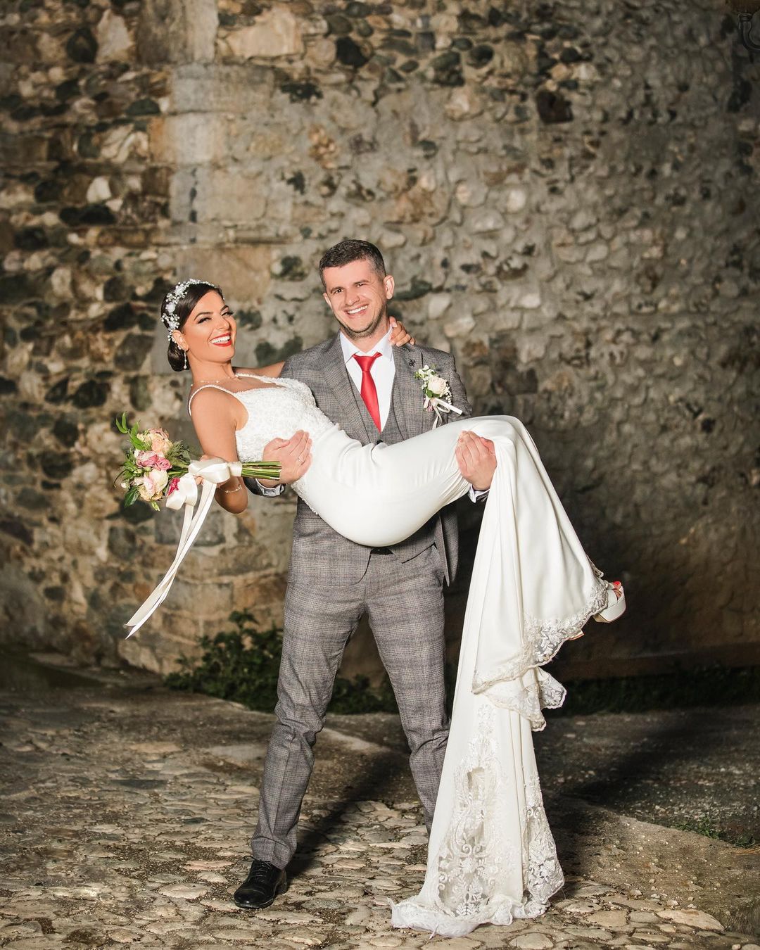 V-neck Spaghetti Straps Backless Mermaid Wedding Dress With Lace Appliques BM bride