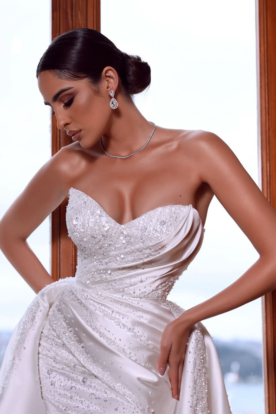 BMbride Beautiful White Sweetheart Beading Sleeveless Wedding Dress With Detachable Train BMbride