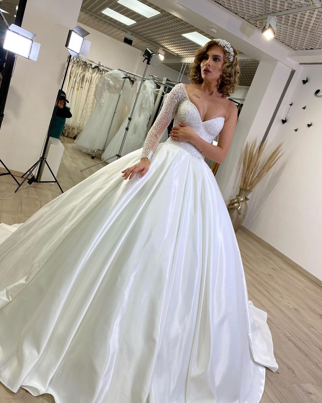 Sweetheart Pearl Floor-Length Ruffle Ball Gown Wedding Dress with Long Sleeves BM bride