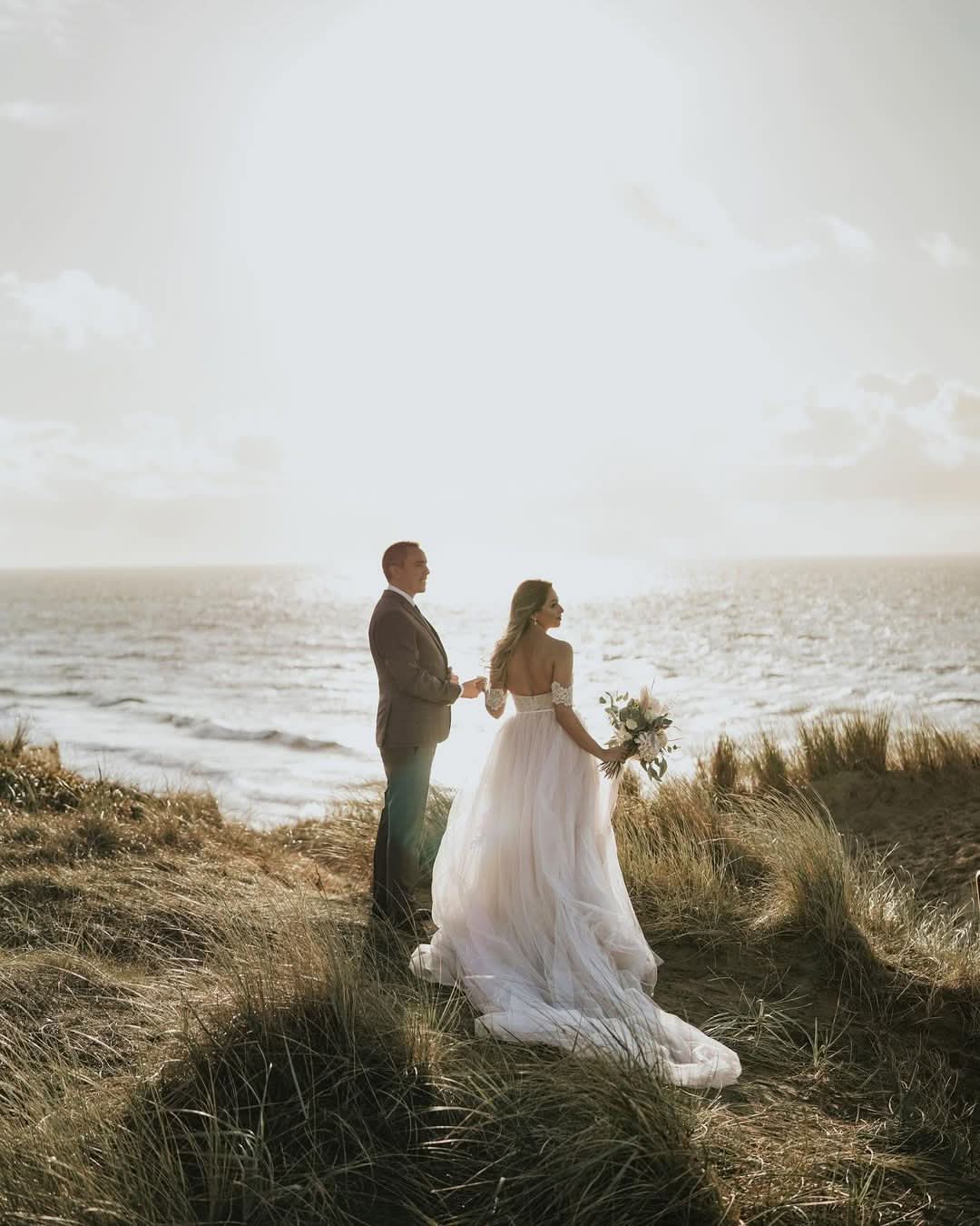 Vintage A-Line Off-the-Shoulder Backless Floor-Length Wedding Dress with Lace Tulle Appliques BM bride