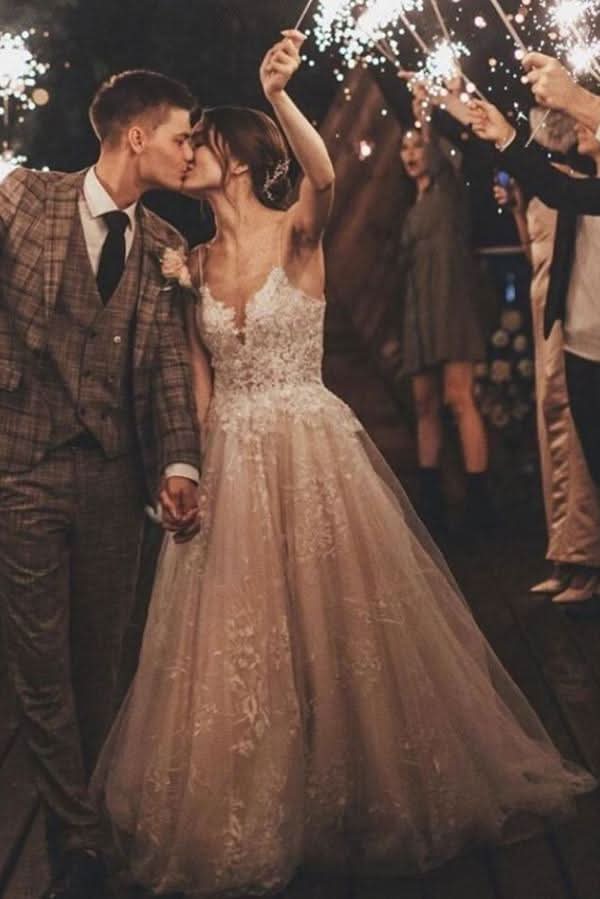 Long Sleeveless Tulle Lace Spaghetti Strap A-Line Wedding Dress with V-Neck BM bride