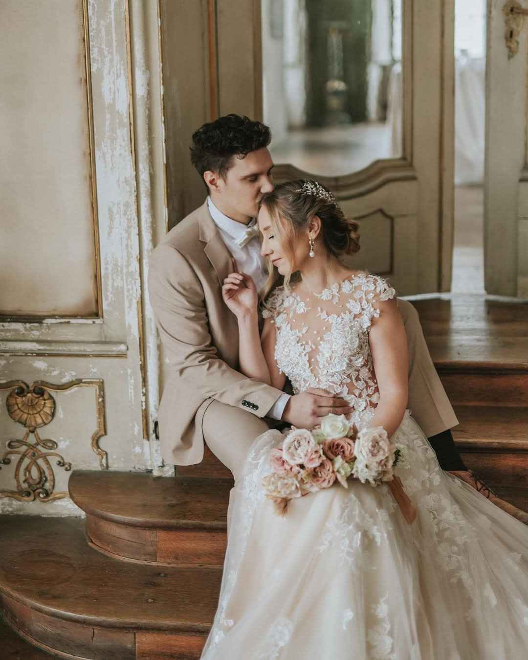 Boho Long A-line Tulle Wedding Dress With Lace Appliques BM bride