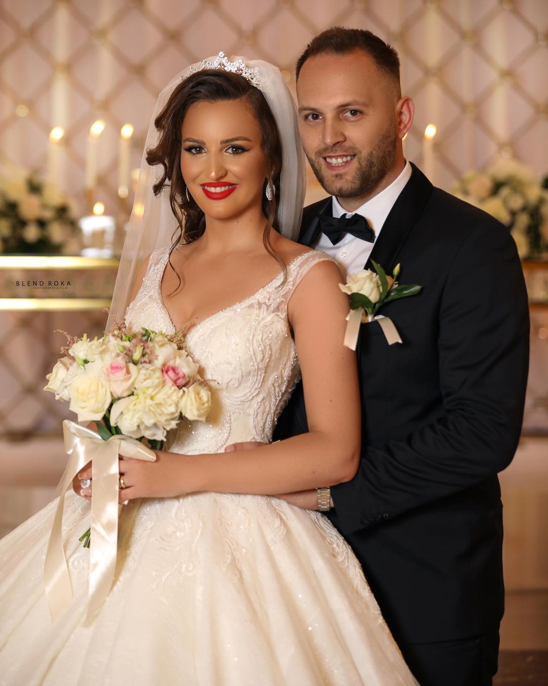 Ball Gown V-Neck Tulle Wedding Dress with Lace Appliques BM bride