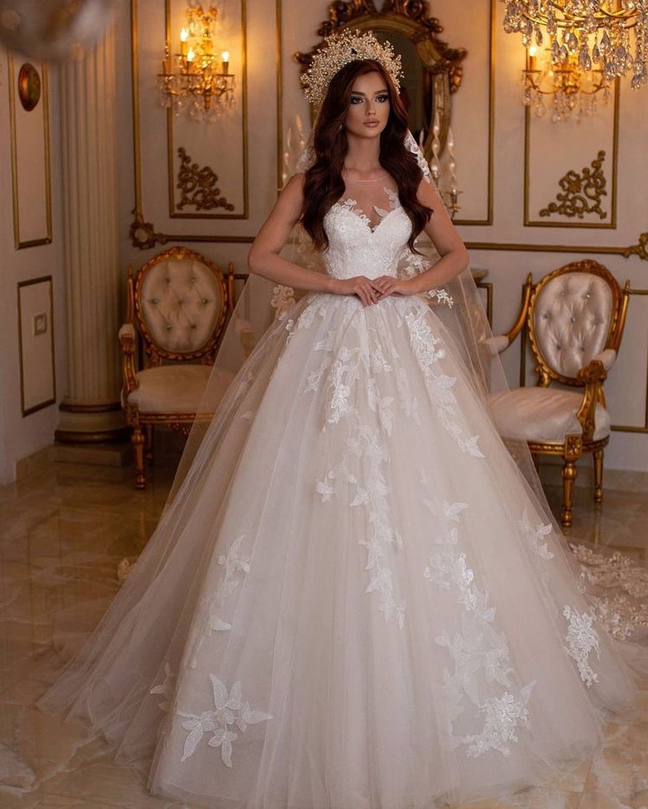Stunning A-Line Bateau Neck Tulle Floor-Length Wedding Dress with Lace Appliques BM bride