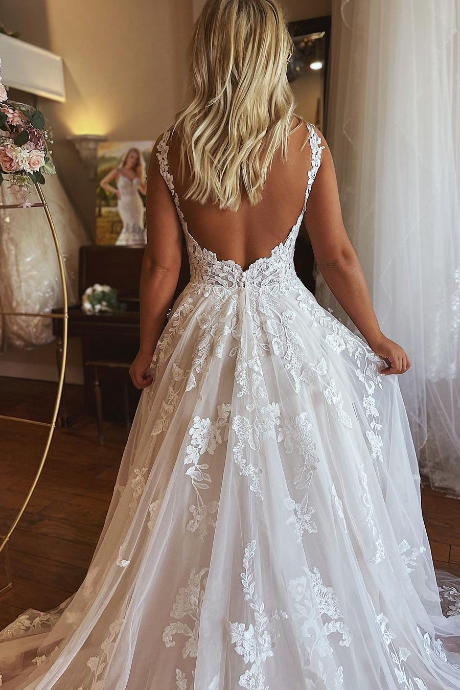 BMbride Charming Long A-line V-neck Backless Lace Sleeveless Wedding Dress With Pockets BMbride