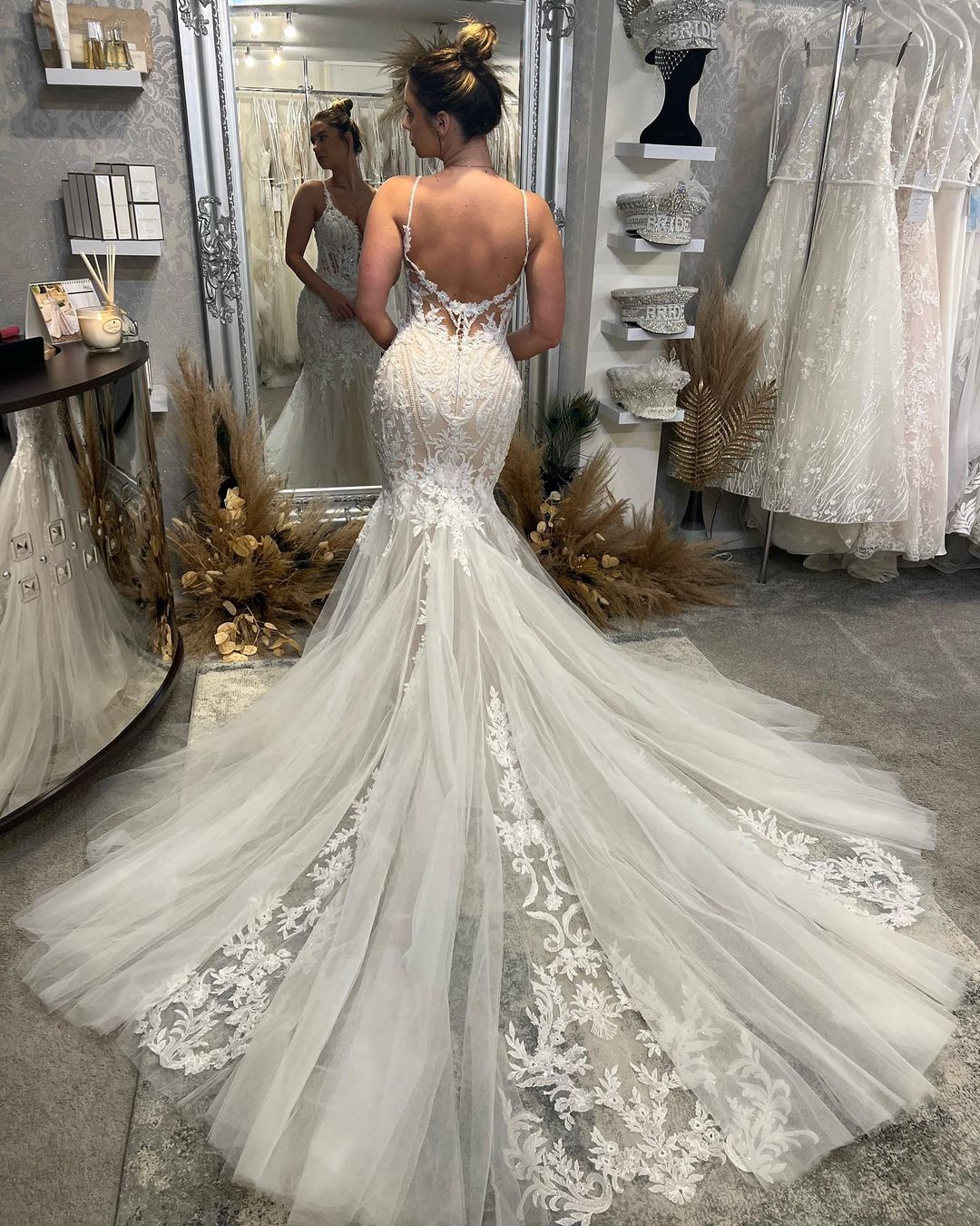 BMbride Chic Floor Length V-Neck Spaghetti Straps Sleeveless Mermaid Wedding Dress with Chapel Train BMbride