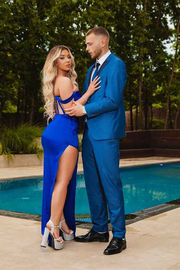 Sweetheart Front Split Royal Blue Evening Off the Shoulder Prom Dress With Pearls