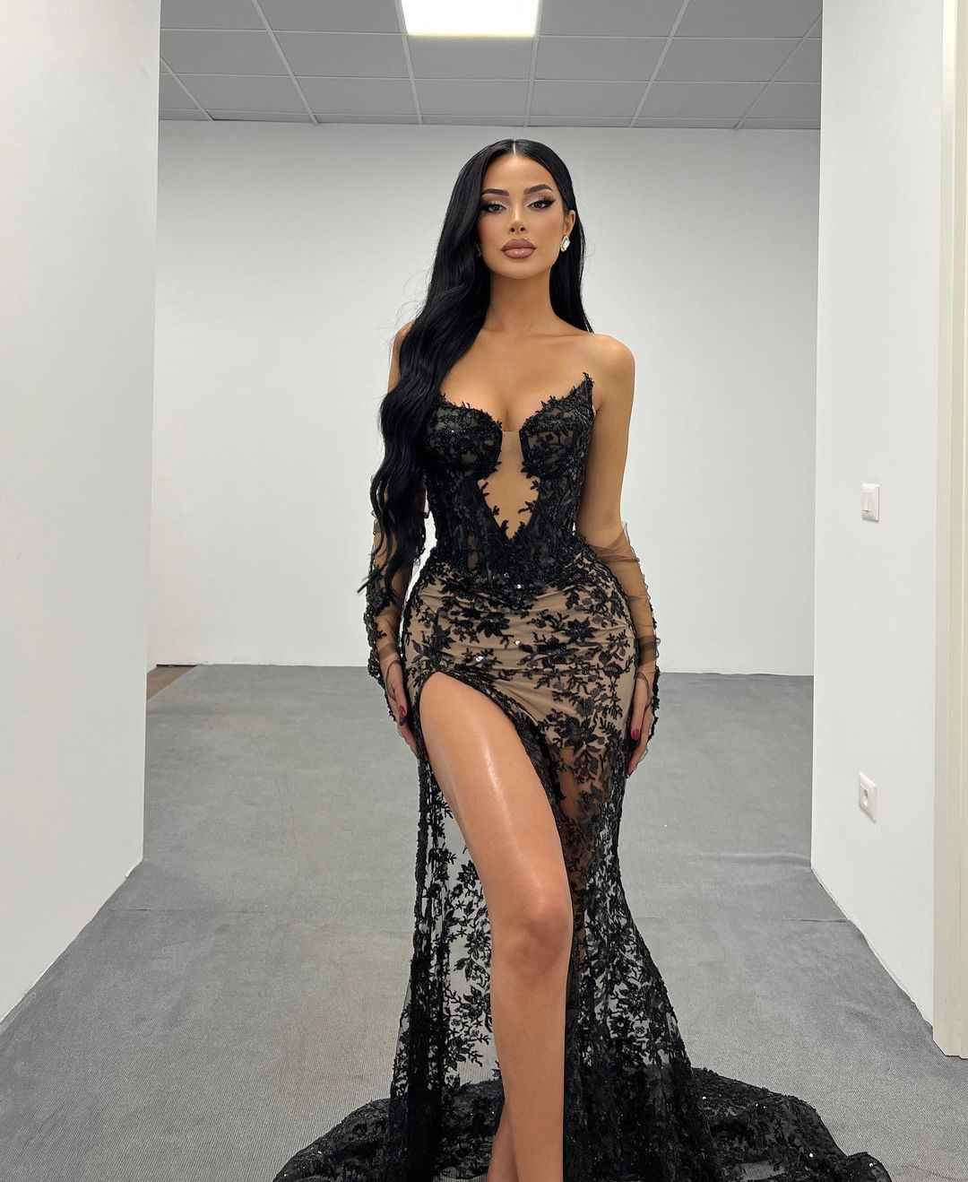 Lace Black Long Prom Dress With High Split Gown Gloves Printing
