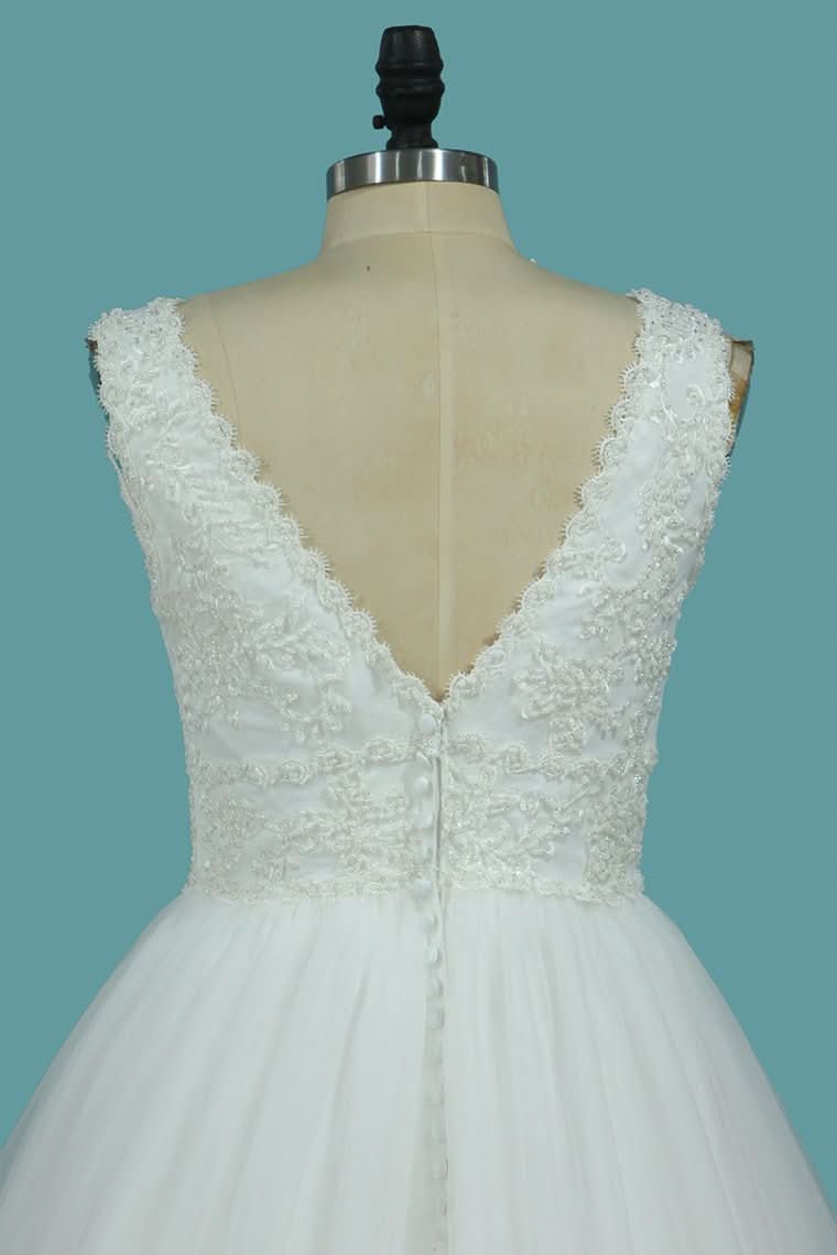 Deep V-neck A-Line Backless Wedding Dress Floor-length With Appliques Lace Tulle BM bride
