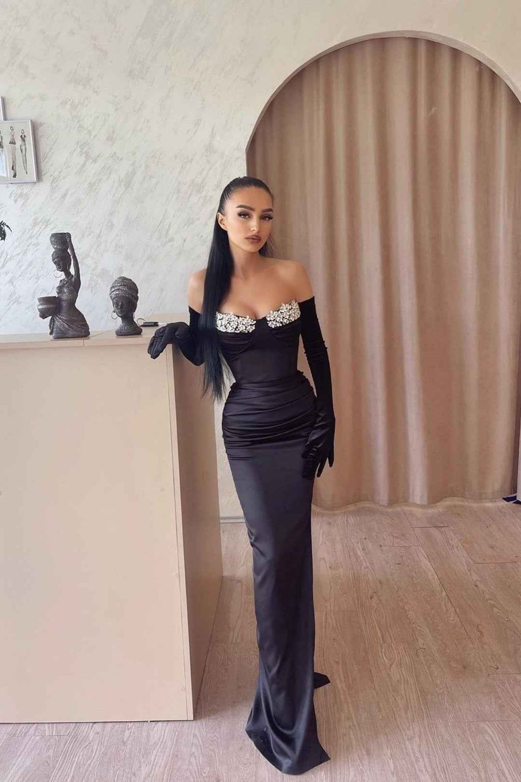Black Off the Shoulder Prom Dress With Gloves Long Mermaid Appliques