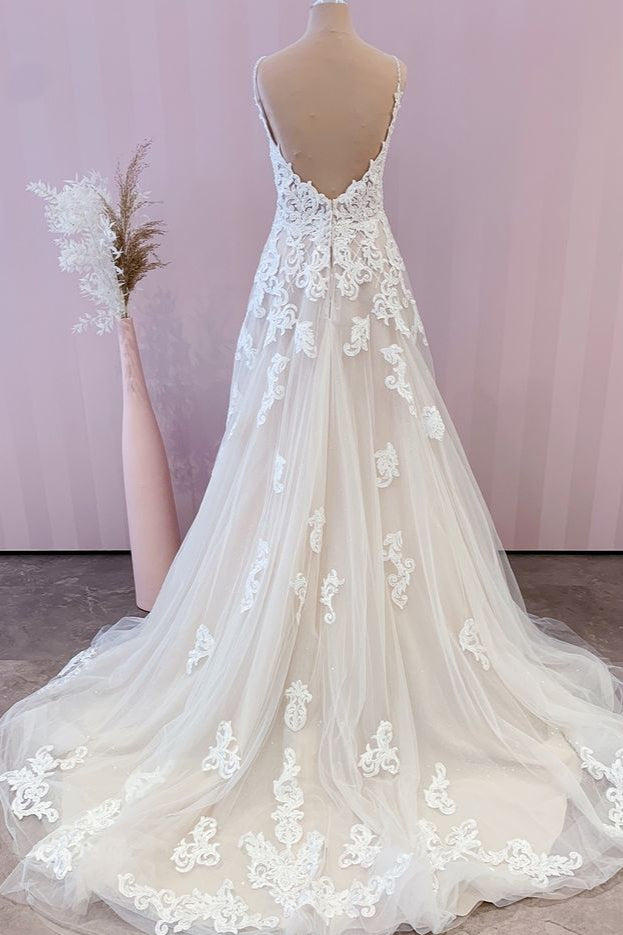 Stunning Spaghetti Strap A-Line Floor-Length Tulle Wedding Dress with Lace Appliques BM bride