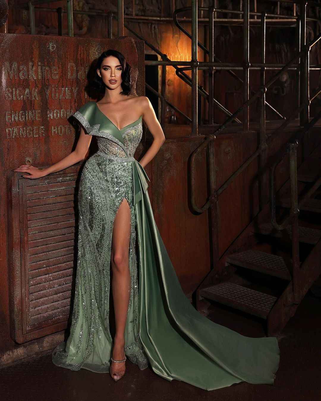 Green Sequins Prom Dress One Shoulder With Sleeveless Trail High Slit