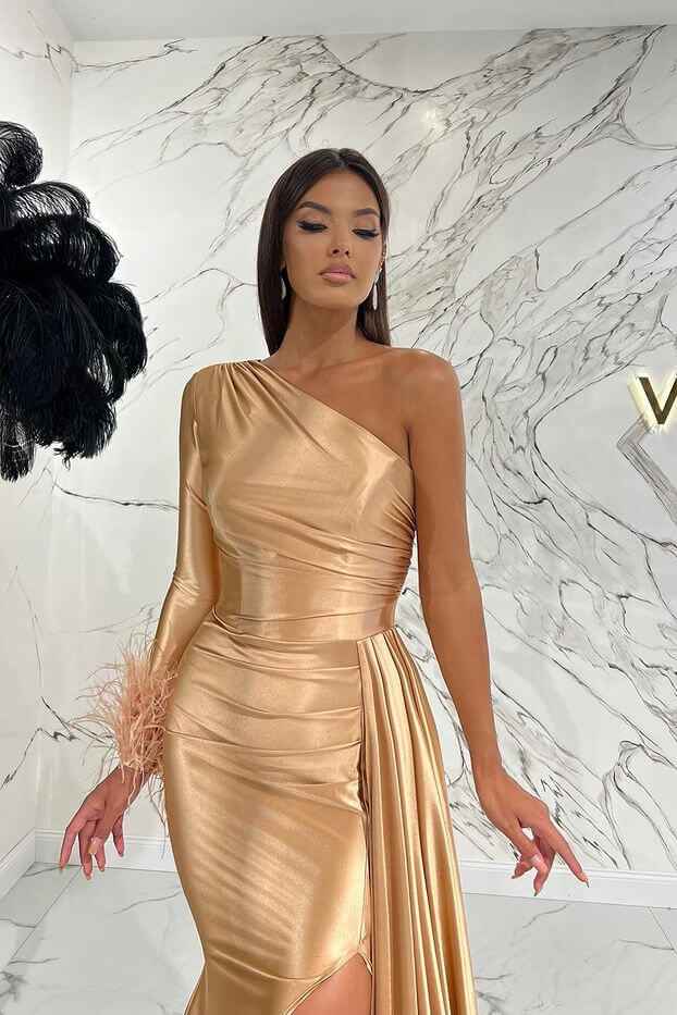 Gorgeous Long Sleeves Mermaid Prom Dress With Split Feathers One Shoulder
