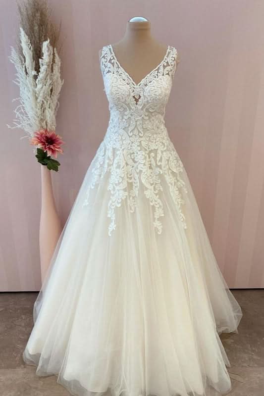 Classy Sweetheart Backless A-Line Floor-Length Tulle Wedding Dress with Lace Appliques BM bride