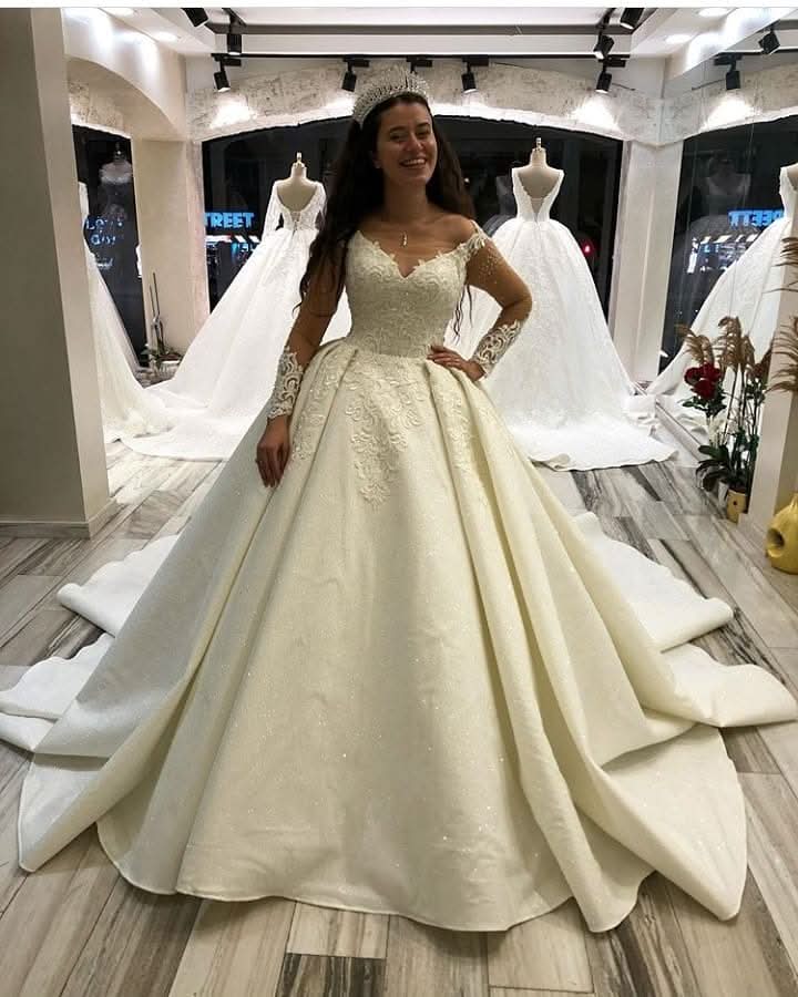 Elegant Long Sleeve Princess Sweetheart Satin Wedding Dress with Appliques BM bride