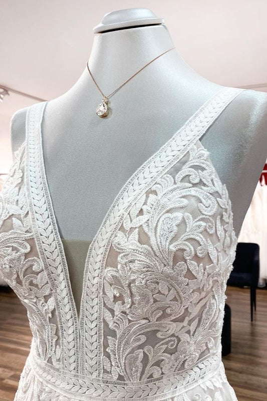 Sleeveless Long A-Line Tulle Open Back Wedding Dress with Lace Appliques BM bride