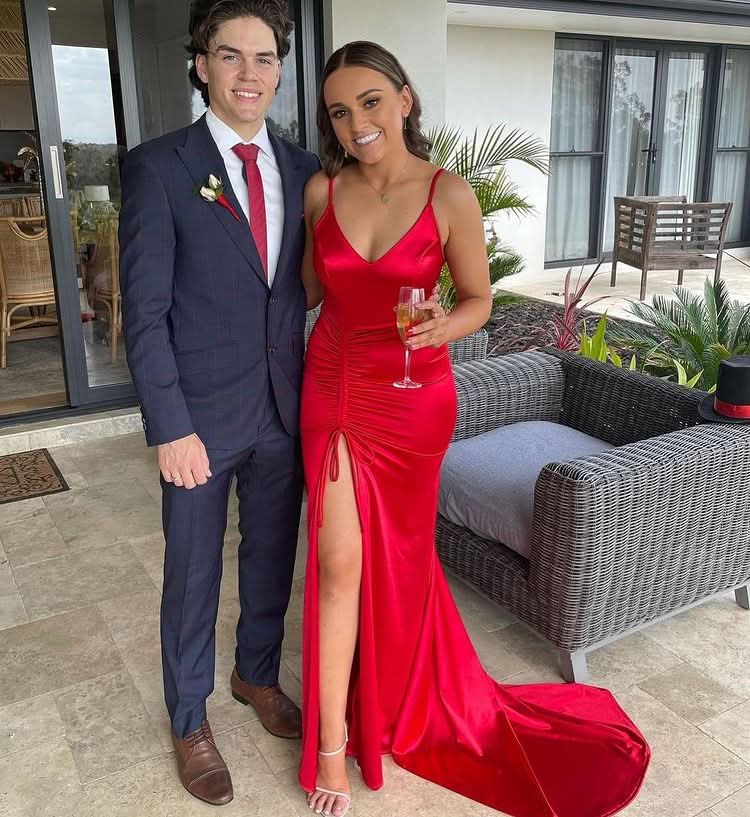 Red Spaghetti-Strap Evening Dress with Slit BM bride