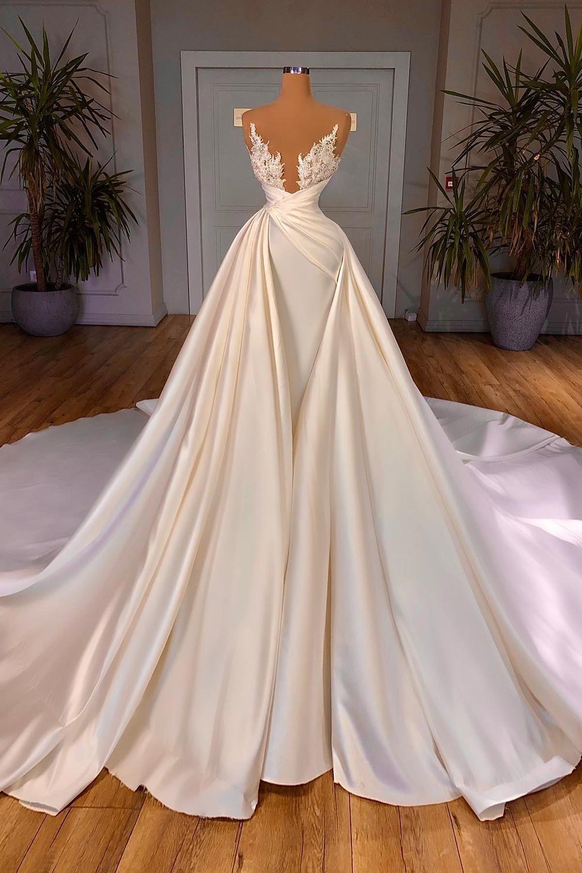 BMbride Elegant A-Line Cathedral Sleeveless V-neck Long Wedding Dress BMbride