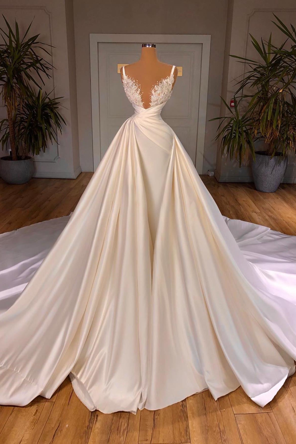BMbride Elegant A-Line Sleeveless Spaghetti Strap Cathedral V-neck Long Wedding Dress BMbride