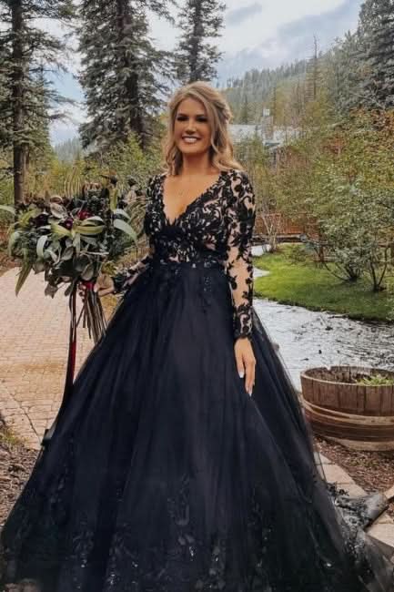 BMbride Elegant Long Black A-line V-neck Long Sleeves Wedding Dresses With Lace BMbride