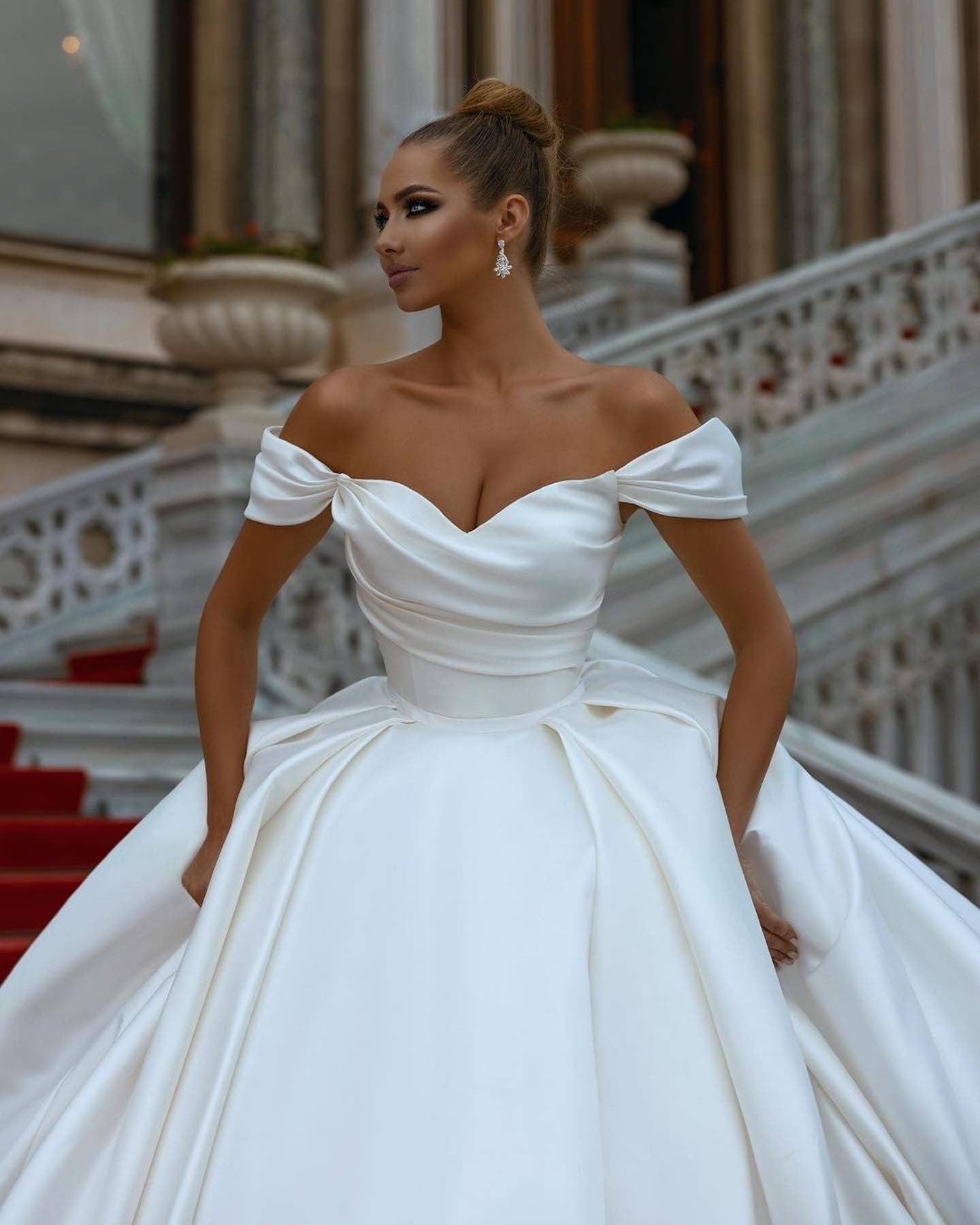 BMbride Elegant Sweetheart Off-the-shoulder Wedding Dresses Sweep Train BMbride