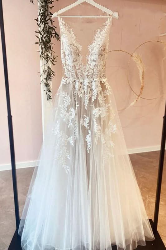 Sleeveless Long A-Line Lace Wedding Dress with Tulle Appliques BM bride