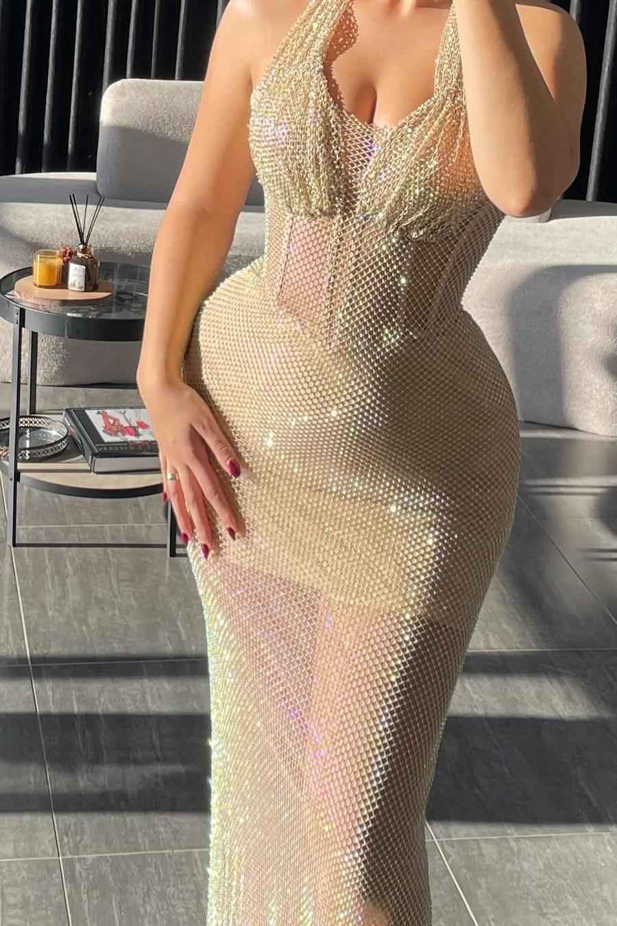 Chic Halter Neck Sleeveless Long Mermaid Prom Dress With Pleated