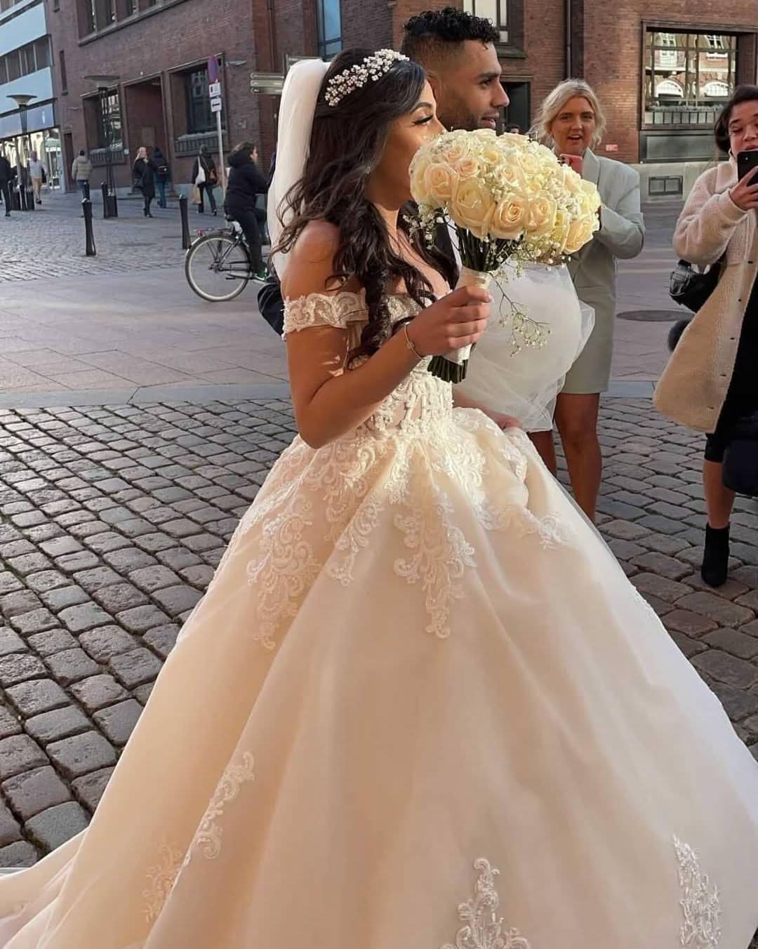 Long A-line Princess Wedding Dress Off-The-Shoulder With Tulle Lace BM bride