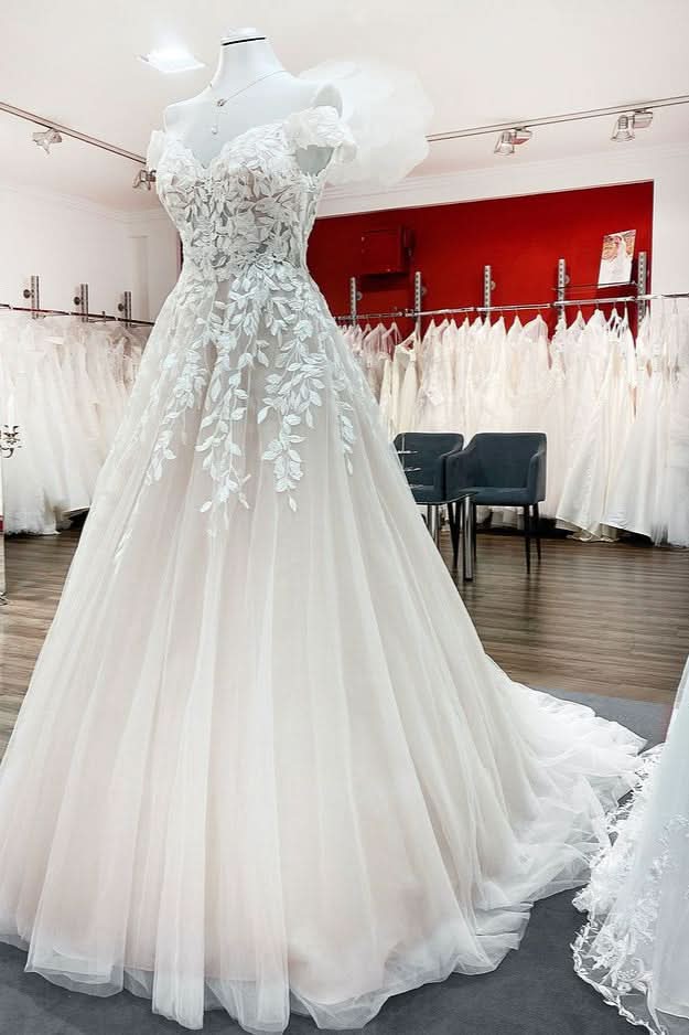 Gorgeous Off-the-shoulder A-line Wedding Dress With Lace Tulle Ruffles BM bride