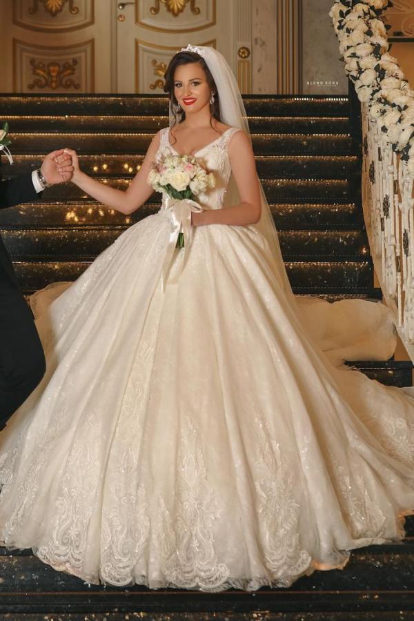 Ball Gown V-Neck Tulle Wedding Dress with Lace Appliques BM bride