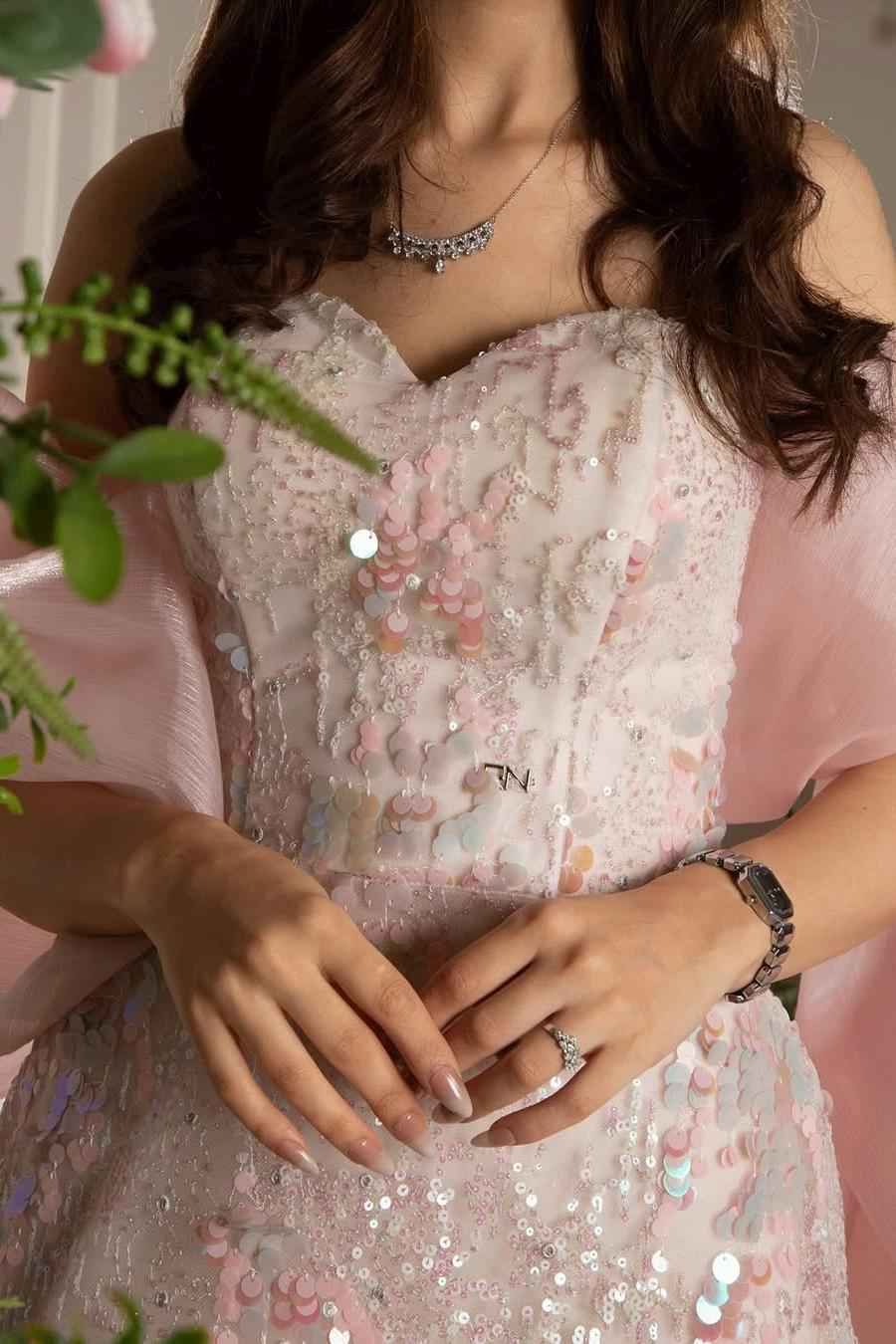 Sleeveless Strapless Mermaid Long Prom Dress With Sequins Ruffles