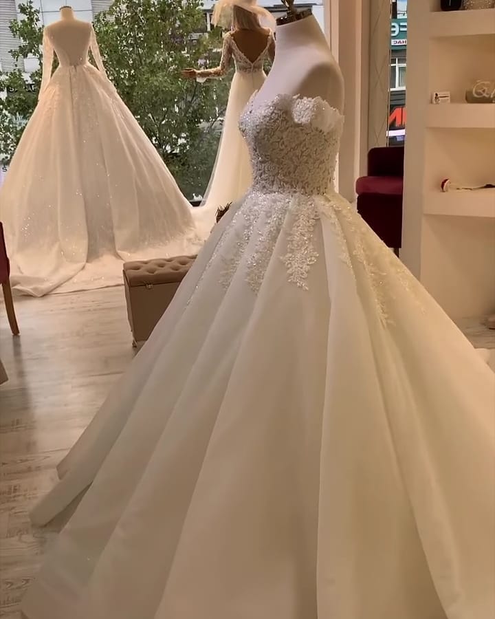Sweetheart Off-the-Shoulder A-Line Wedding Dress with Ruffles and Lace Appliques BM bride