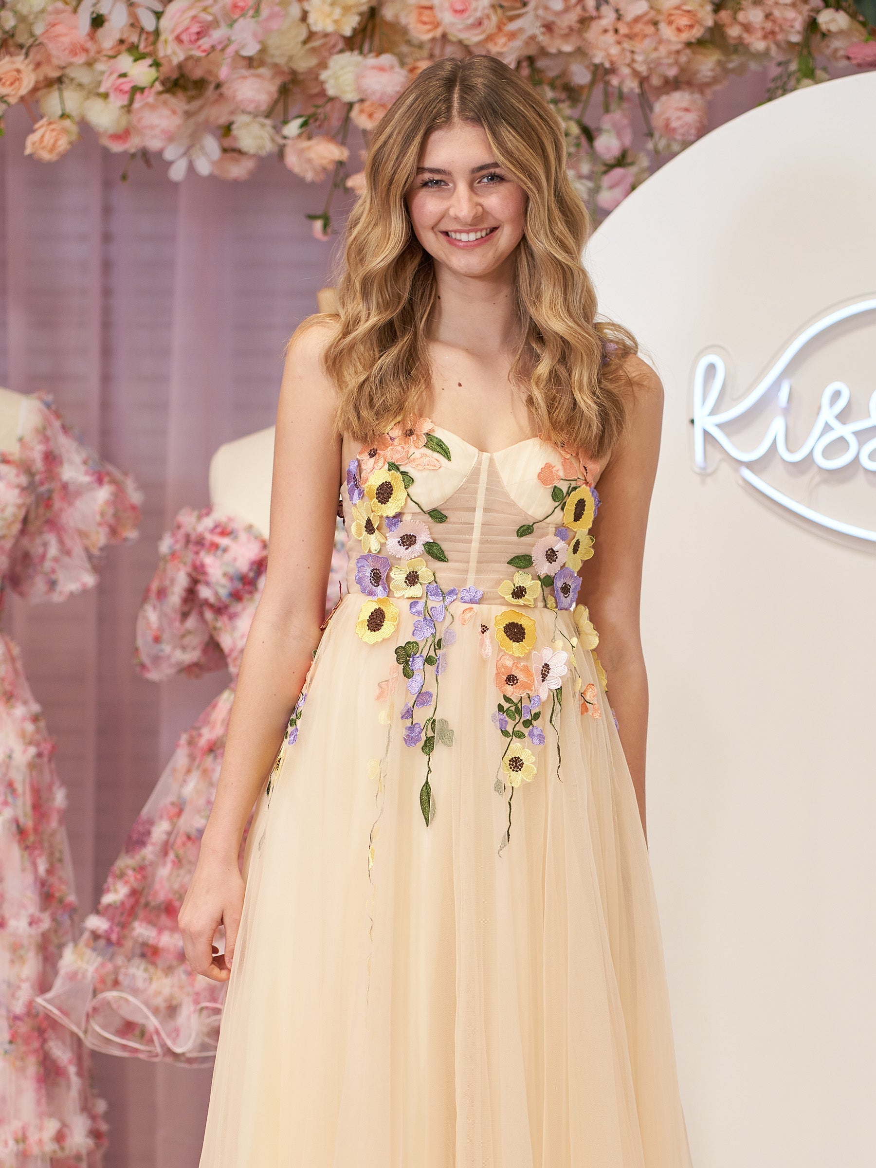 Enchanting 3D Flower Tulle Tea Length Prom Dress BM bride