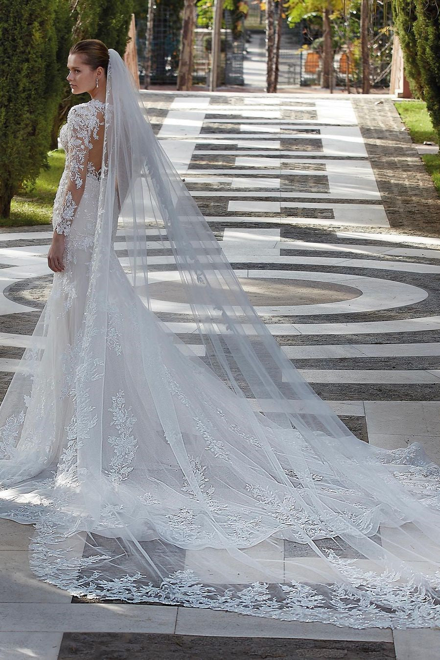 BMbride Glamorous V-neck Mermaid Appliques Long Sleeves Wedding Dress With Lace BMbride