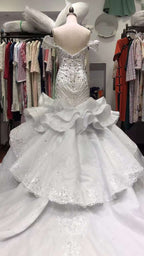 Gorgeous Off Shoulder Mermaid Wedding Dress with Lace Appliques Pearl BM bride