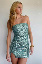 Bold Black Tight Appliques Plunge V-Neck Lace Short Homecoming Dress with Flattering Feathers BM bride