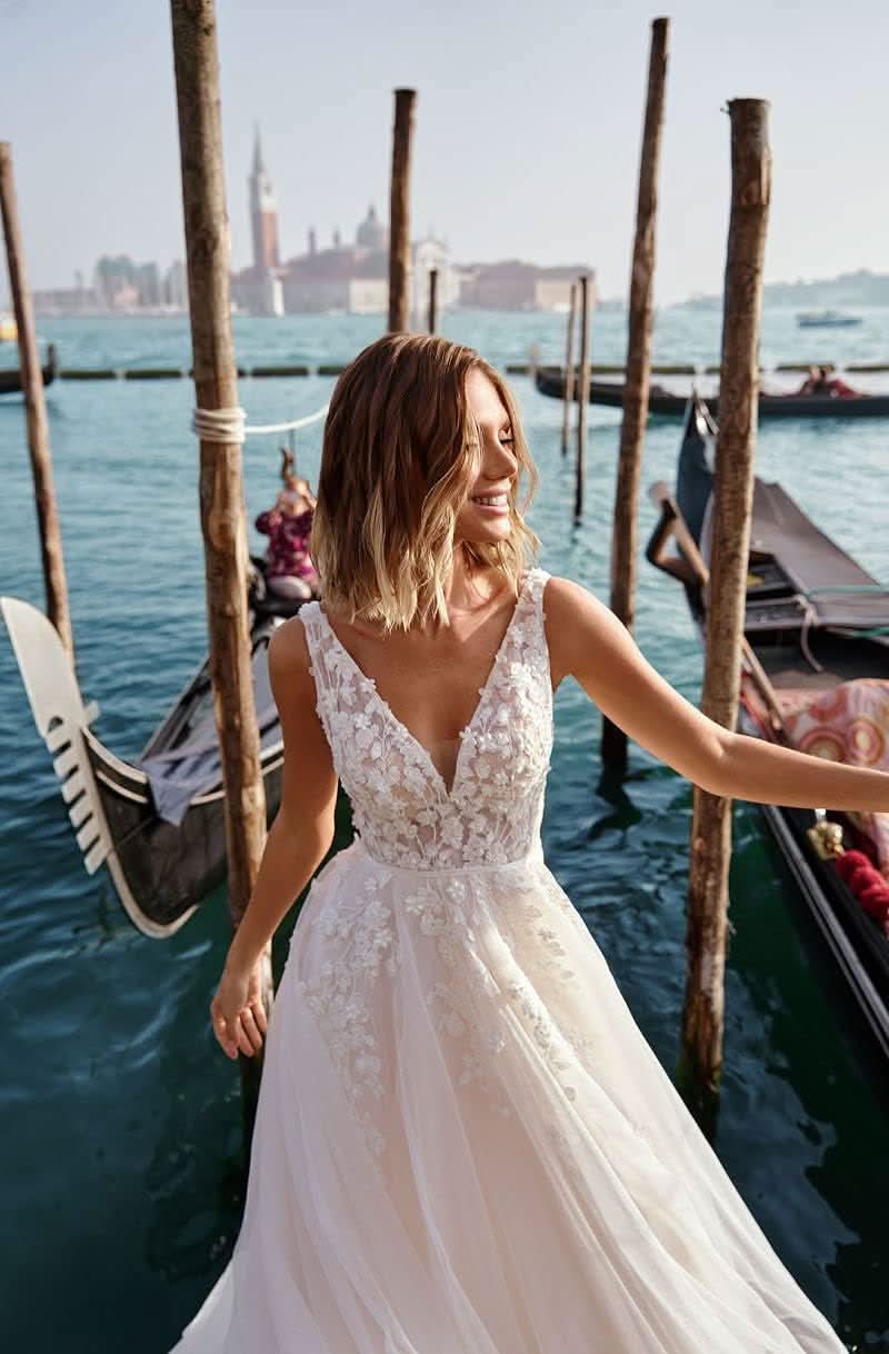 Lace Appliqued Wedding Dresses for Bride 2025 Beach Wedding Bridal Gowns for Women SE002 - Bmbride