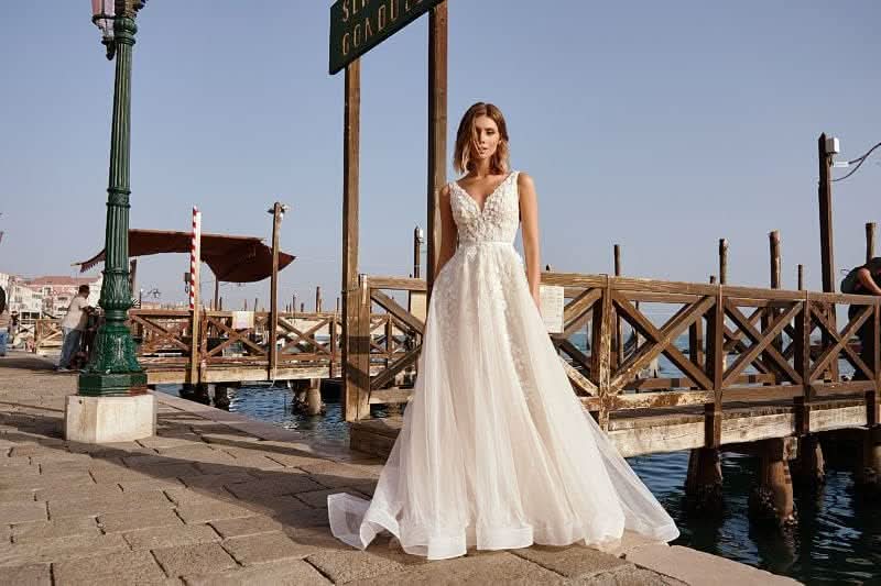 Lace Appliqued Wedding Dresses for Bride 2025 Beach Wedding Bridal Gowns for Women SE002 - Bmbride