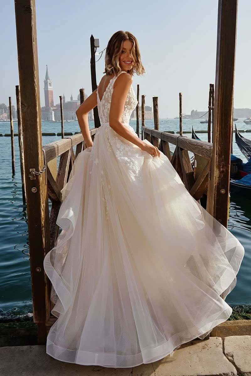 Lace Appliqued Wedding Dresses for Bride 2025 Beach Wedding Bridal Gowns for Women SE002 - Bmbride