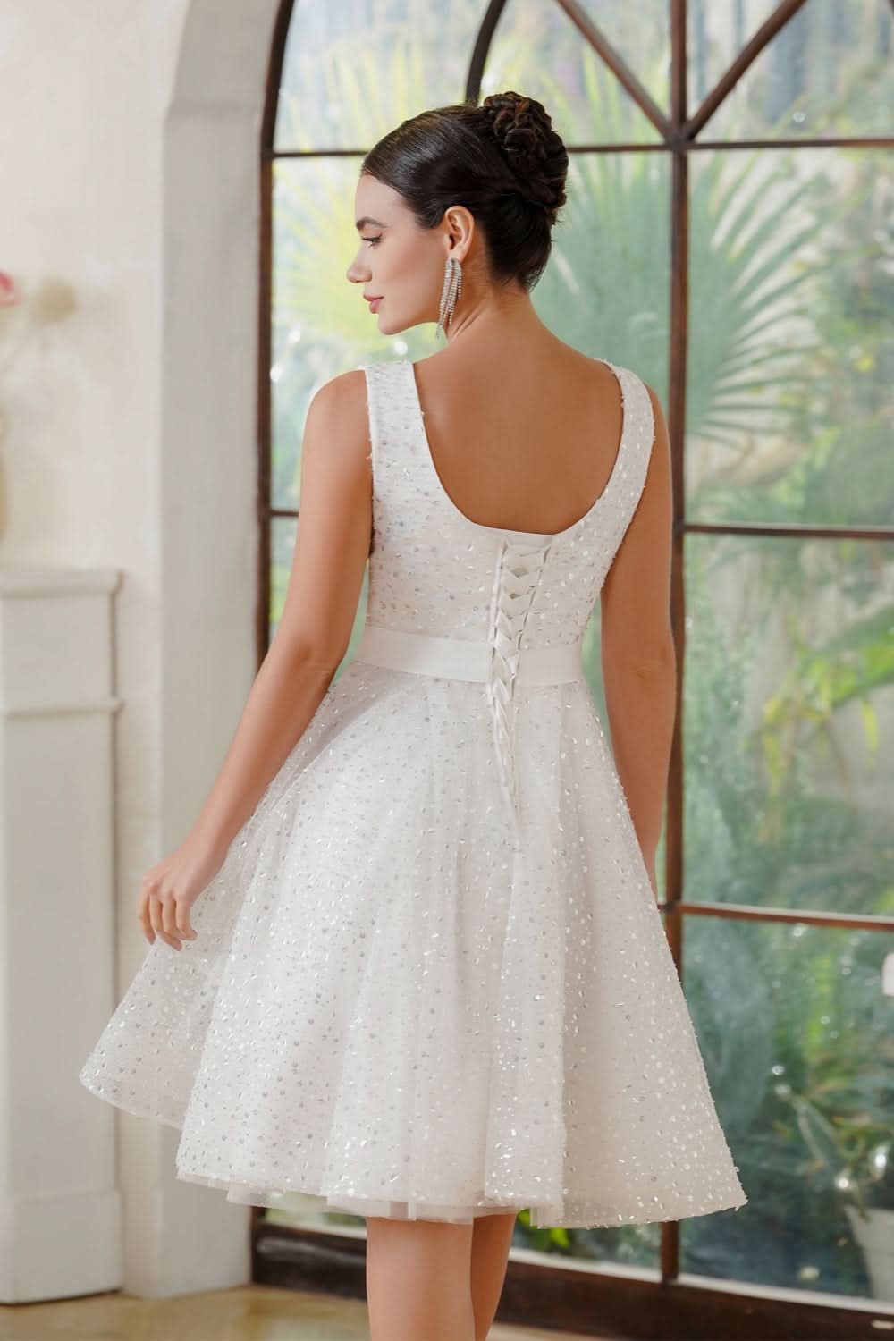 Scoop Neck Chiffon Short Prom Dress with Sequins, Sleeveless Knee-Length Party Gown BM bride