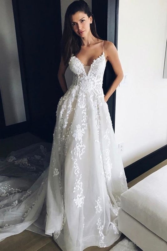 BMbride Spaghetti Strap V Neck Beach Court Train Tulle Elegant Wedding Dresses with Lace BMbride