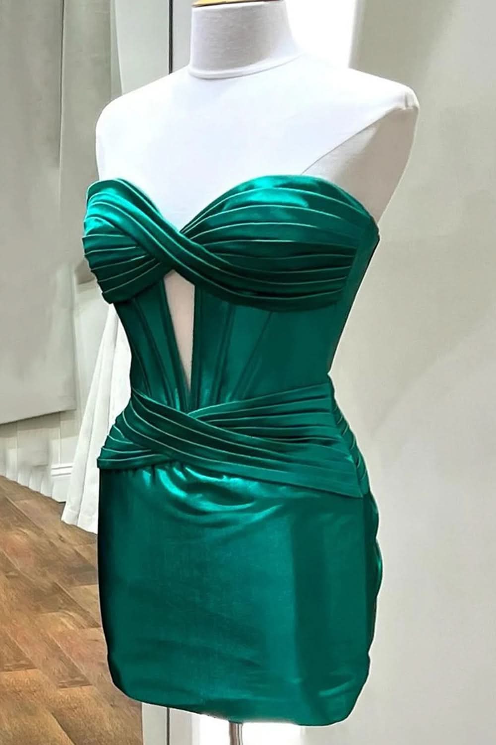 Red Strapless Keyhole Ruched Satin Sheath Short Homecoming Dress BM bride