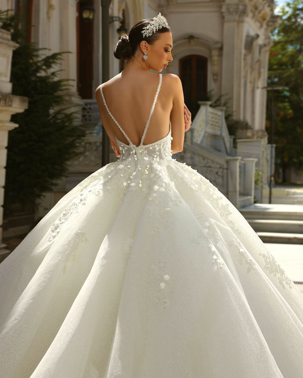 BMbride Vintage Ball Gown Lace Spaghetti Straps Sleeveless White Wedding Dress With Appliques Train BMbride