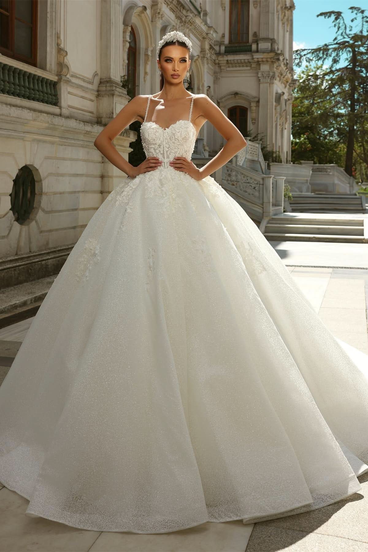 BMbride Vintage Ball Gown Lace Spaghetti Straps Sleeveless White Wedding Dress With Appliques Train BMbride