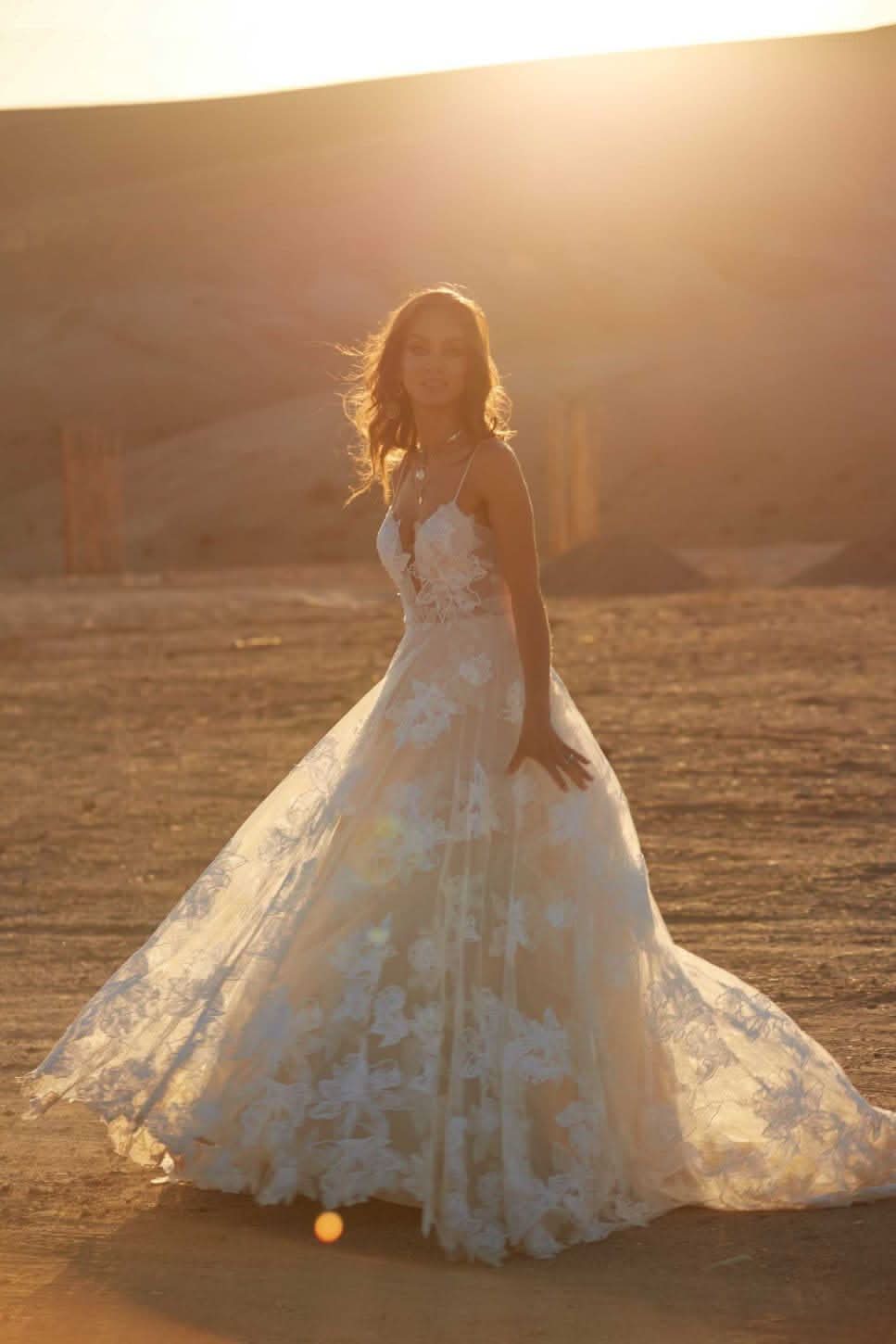 Women's Beach Spaghetti Strap Wedding Dresses for Bride 2025 Boho Long Lace Bridal Gowns for Wedding - Bmbride