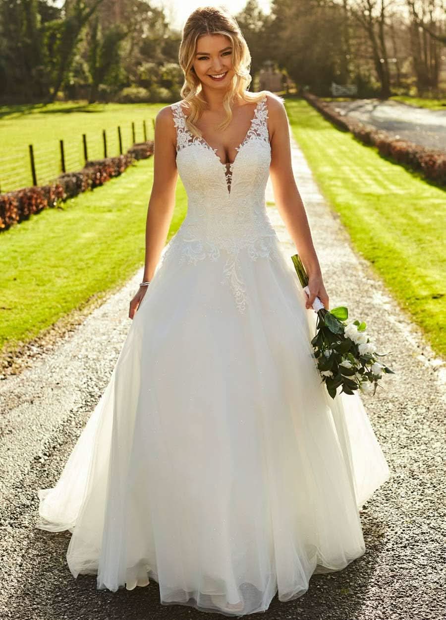 Women's Beach Spaghetti Strap Wedding Dresses for Bride 2025 Boho Long Lace Bridal Gowns for Wedding - Bmbride