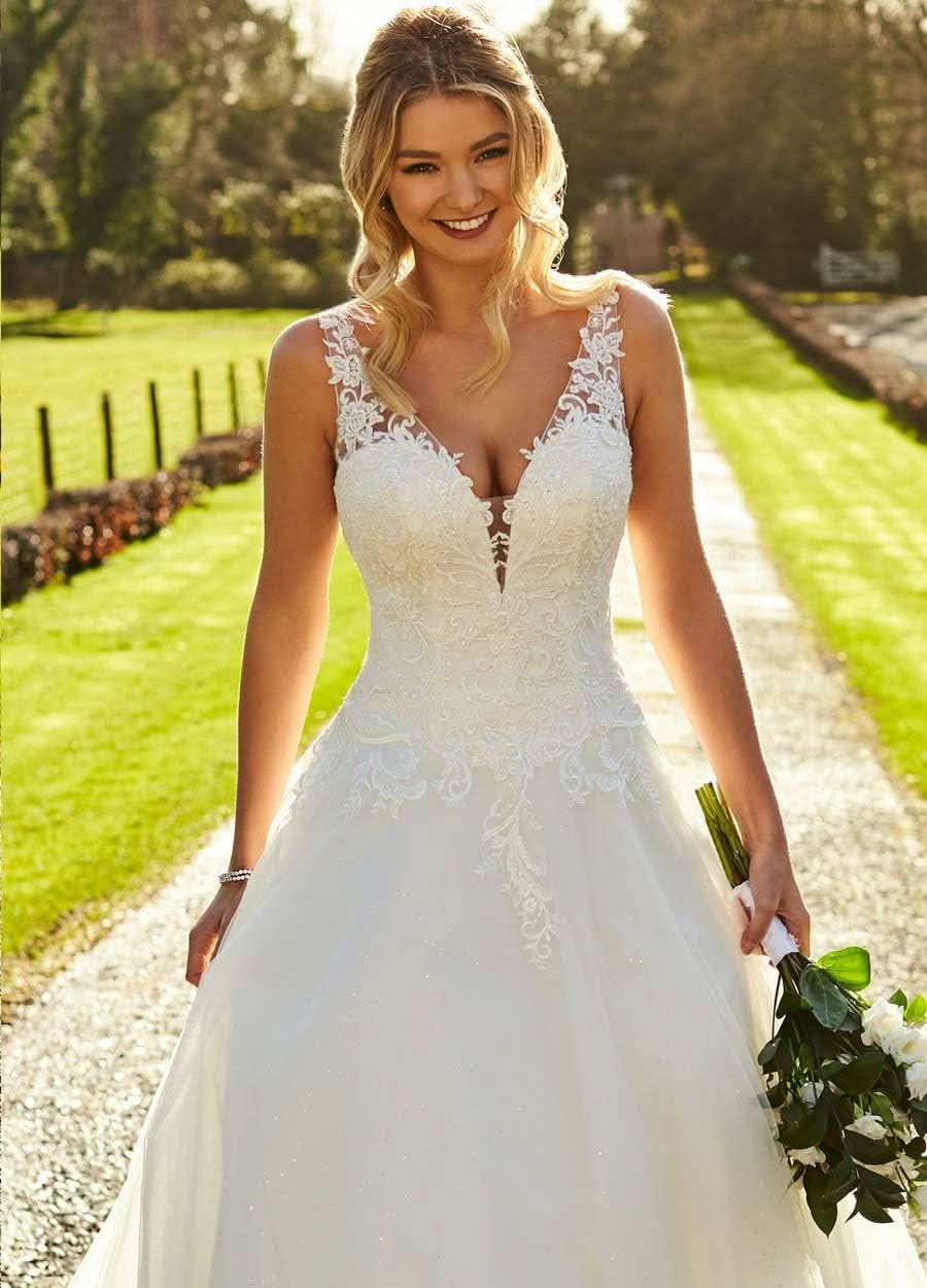 Women's Beach Spaghetti Strap Wedding Dresses for Bride 2025 Boho Long Lace Bridal Gowns for Wedding - Bmbride