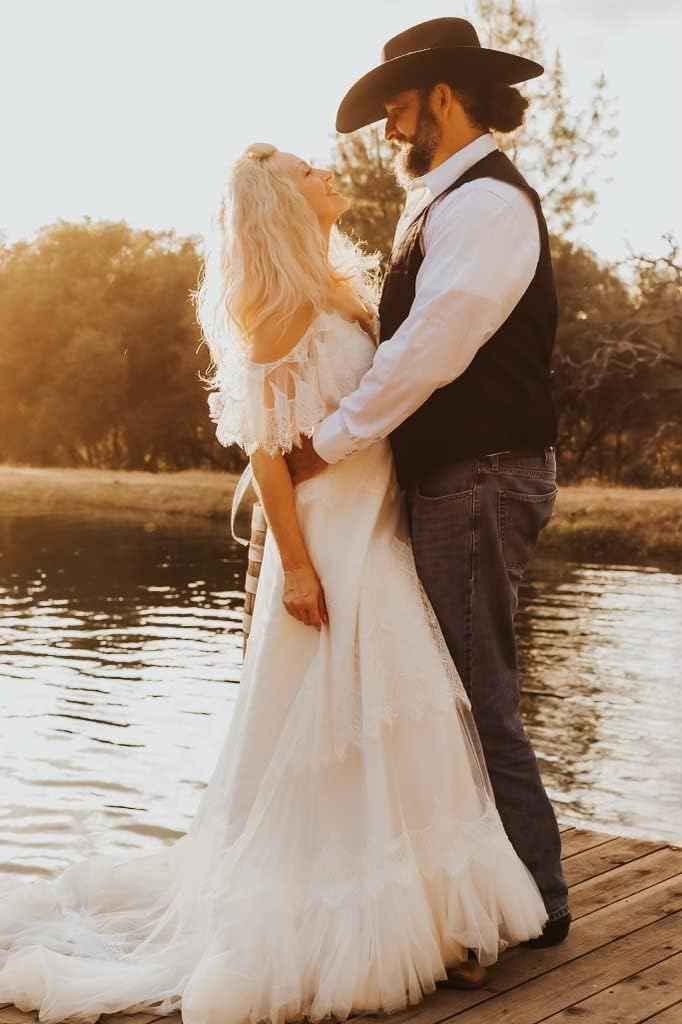 Women's Wedding Dresses Chic Lace Evening Dresses V Neck Ruffle Sleeves Beachy Boho Outdoorsy Wedding Gowns - Bmbride